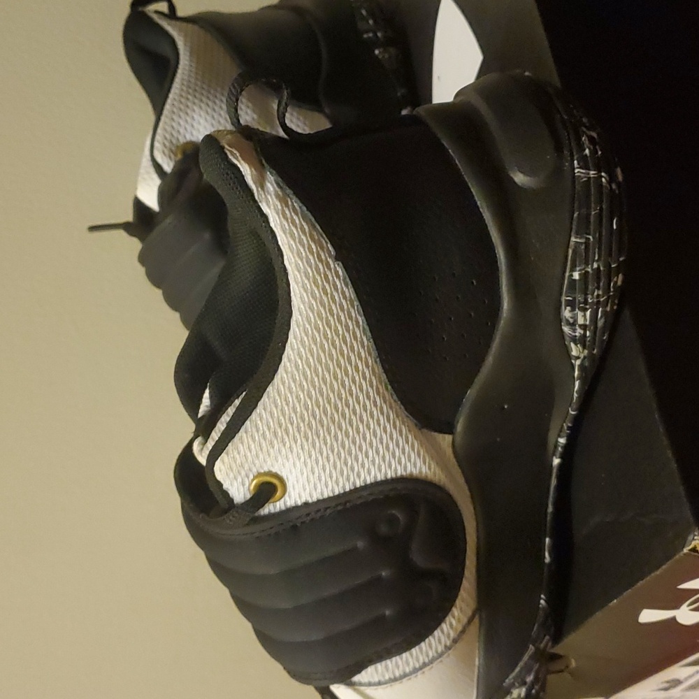 UNDER ARMOUR - Picture 4 of 14